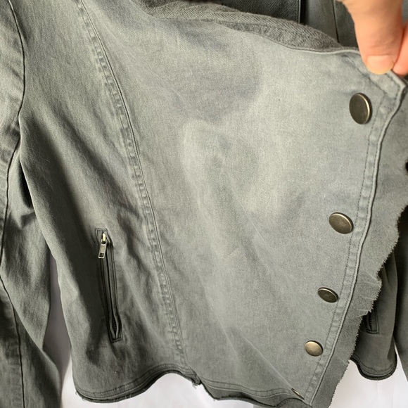 ✨F21 Draped Denim Jacket - Picture 7 of 8